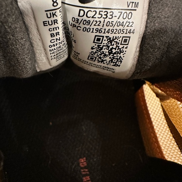 Nike Waffle One sneakers in a gold suede and phantom colorway. - Picture 5 of 7